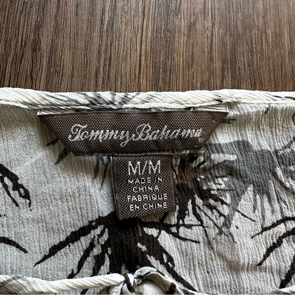 Tommy Bahama Women’s Sheer Silk Peasant Blouse Medium Abstract Tie Front Chiffon - Picture 2 of 10